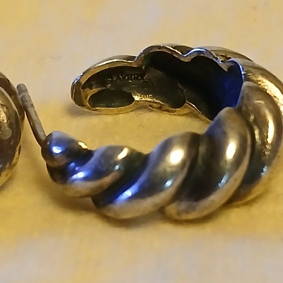 Retired James Avery Fluted Loop Ear Posts - Picture 9 of 13